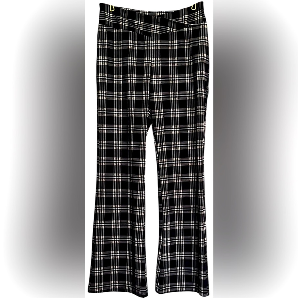 MAURICES Black/Tan/White Plaid Ever Go Flare Crossover Waist Pants, Medium, GUC.